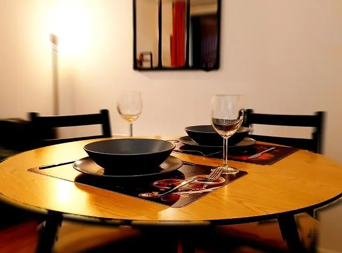 Le Vernonnais Chic, Gare Wifi Parking Giverny Апартаменты *