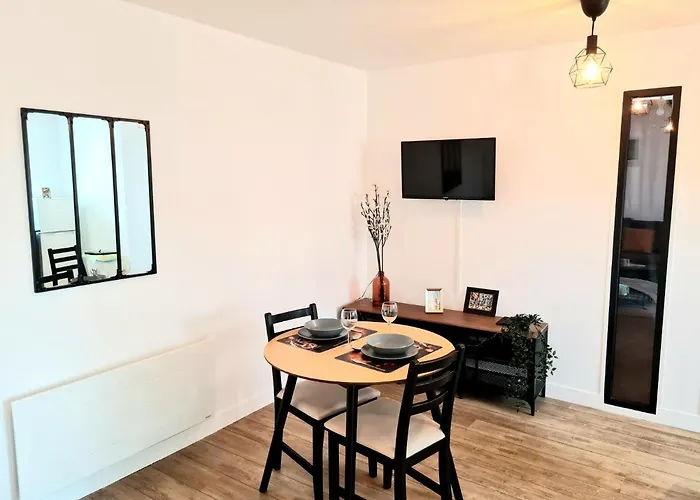 Le Vernonnais Chic, Gare Wifi Parking Giverny Апартаменты *